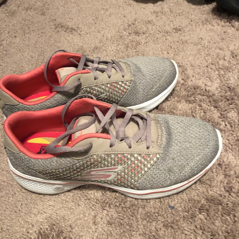 Women’s Skechers Goga Max